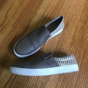 EUC Anthro Kaanas Leather Flats w/ gold